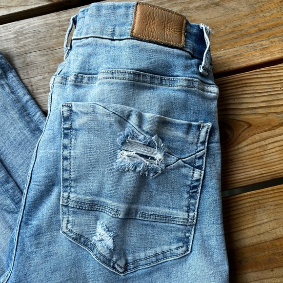 BKE Light Blue Women’s Universal Fit Mid Rise Bootcut Jeans - size 31x29 1/2 - Picture 6 of 12